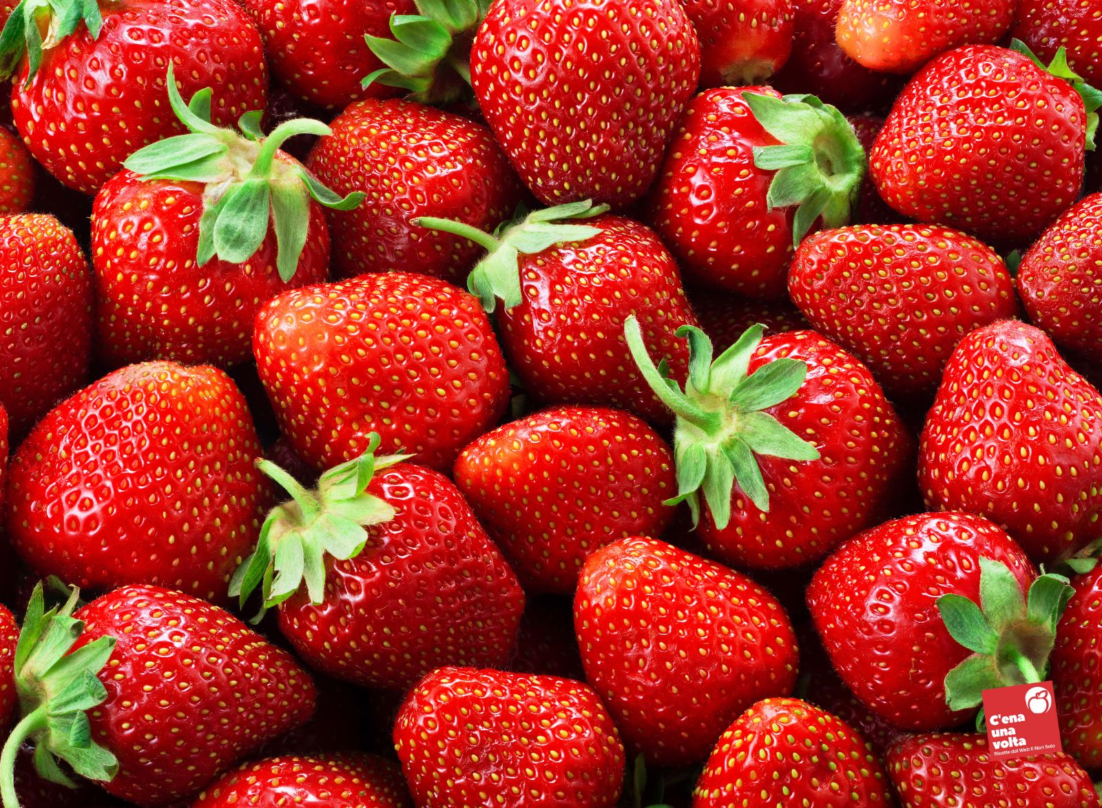 fragole frutta e verdura di maggio, ricette light e fit, abbinamenti e consigli c'ena una volta